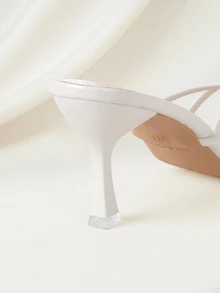 Clariva Sandales casual pour femmes grandes tailles, confortables et simples à brides croisées, à bout carré et talons stilettos. pour la plage et les sorties d'été. - Blanc - Voir 3