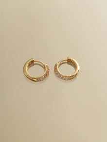NobleVue 1 par de pendientes de circonita cúbica, pendientes pequeños de circonita cúbica color oro para perforación del cartílago, accesorios de joyería para bodas - Un par de aretes de diamantes de dos hileras. - Ver 2