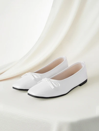 Clariva 最新款女士平底蝴蝶结鞋，时尚舒适的乐福鞋。适合大学、学校、休闲穿着、派对和舞会等场合。采用多色设计和平底鞋底，芭蕾平底鞋。