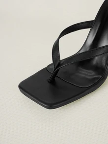 Clariva Women's Black Thong High Heel Fashion Sandals, Kitten Heel - Black - View 5