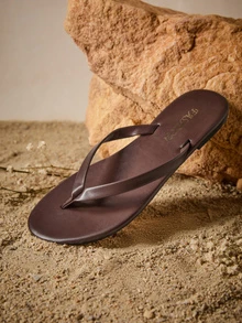 Tropiscape New Spring/Summer, Women's Chocolate Brown Thong Sandals, Round Toe Flat Flip Flops, Casual Slippers For Indoor & Outdoor Wear Cottagecore,SummerOutfit - Chocolate Brown - View 5