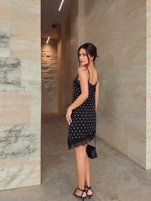 Đầm mini slip cổ chữ V phối ren chấm bi đen, vạt bất đối xứng, thanh lịch - màu đen - Xem 3