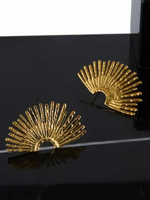 CHICVUE 1 Pair Exaggerated Sunburst Textured Hollow 18K Gold Stainless Steel Dangle Earrings, Suitable For Parties And Galas - Gold - View 3