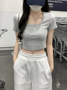 灰色
