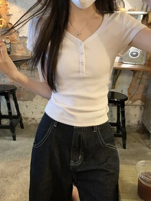 V领短袖T恤，美式设计，修身剪裁，简约百搭，休闲白色夏季款，尽显身材 - 白色 - 查看 2