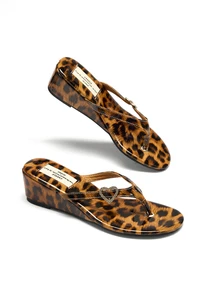 Trivaya Women's Brown Leopard Print Rhinestone Heart Decor Wedge Beach Sandals (Run Small, Slightly Rigid), Suitable For Beach Vacation, European And American Style Personalized Wedge Thong Sandals, Fashion Versatile Simple Lightweight Casual Flip Flops - Brown - View 4