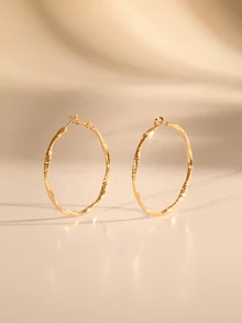 Etoivie Textured Twist Design Hoop Earrings - Yellow Gold - View 5