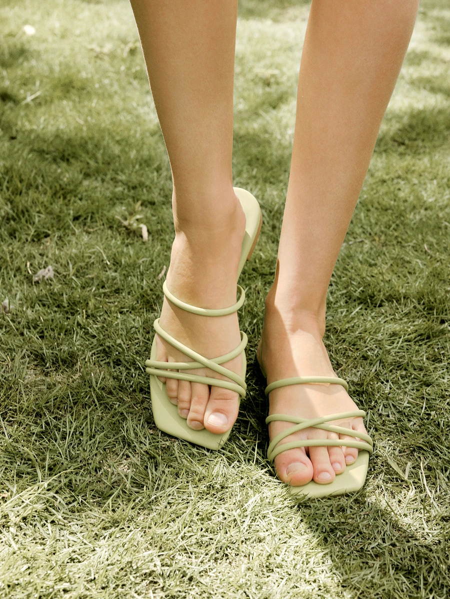 Hatastic Women Criss Cross Slide Sandals, Fashionable Green Flat Sandals,Spring Summer Outfits - Green - View 1