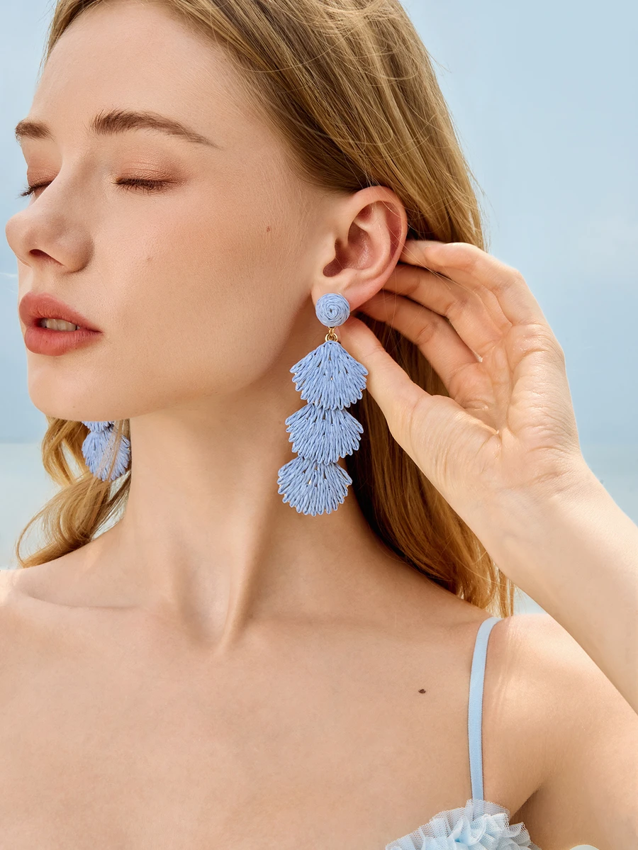 Glizzene 1 Pair Handmade Woven Raffia Shell Tassel Long Earrings, Bohemian Beach Style Geometric Design Earrings, Suitable For Women's Daily, Vacation, Party, Festivals Like Valentine's Day, Wedding Season, Mother's Day, Music Festivals (Handcrafted Raffia Weaving, Shape And Direction Random) - Baby Blue - View 1
