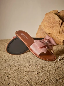Tropiscape Sandalias cómodas con lazo para mujer en verano, chanclas planas de moda con punta redonda y tela para uso casual y playa, estilo cottage core, atuendo de verano - Rosa - Ver 3