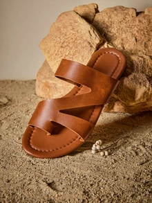 Tropiscape 2025 Nouvelles Sandales plates légères de vacances de plage élégantes et à la mode pour femmes, avec coussin doux. Style cottage, tenue d'été - Tabac - Voir 5