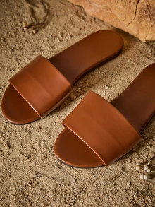 Tropiscape Sandalias vintage con correa y punta redondeada, pantuflas planas con suela gruesa antideslizante, atuendos de primavera y verano con estilo campestre, atuendo de verano - Marrón - Ver 4