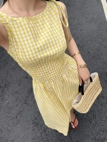 女款黃色格紋中長洋裝，腰部抓褶設計，A字喇叭裙襬，適合日常穿著與度假，優雅夏季風 - 黃色 - 查看 1