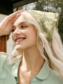 Hatastic French Vintage Bohemian Style Crochet Knitted Headband Women Cute Daisy Knit Triangle Scarf Headwrap Strawberry Floral Headscarf Fashionable Hippie Headband Used For Hair Decorations,Bandana Fall Winter Hair Band Hair Accessories For Women For Vacation Outfits Woman - Multicolor - View 3
