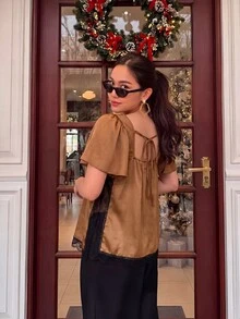 Atasan Satin Elegan dengan Leher Persegi dan Lengan Mengembang, Detail Renda, Belahan Samping, dan Tali Pengikat di Belakang - Khaki - View 3