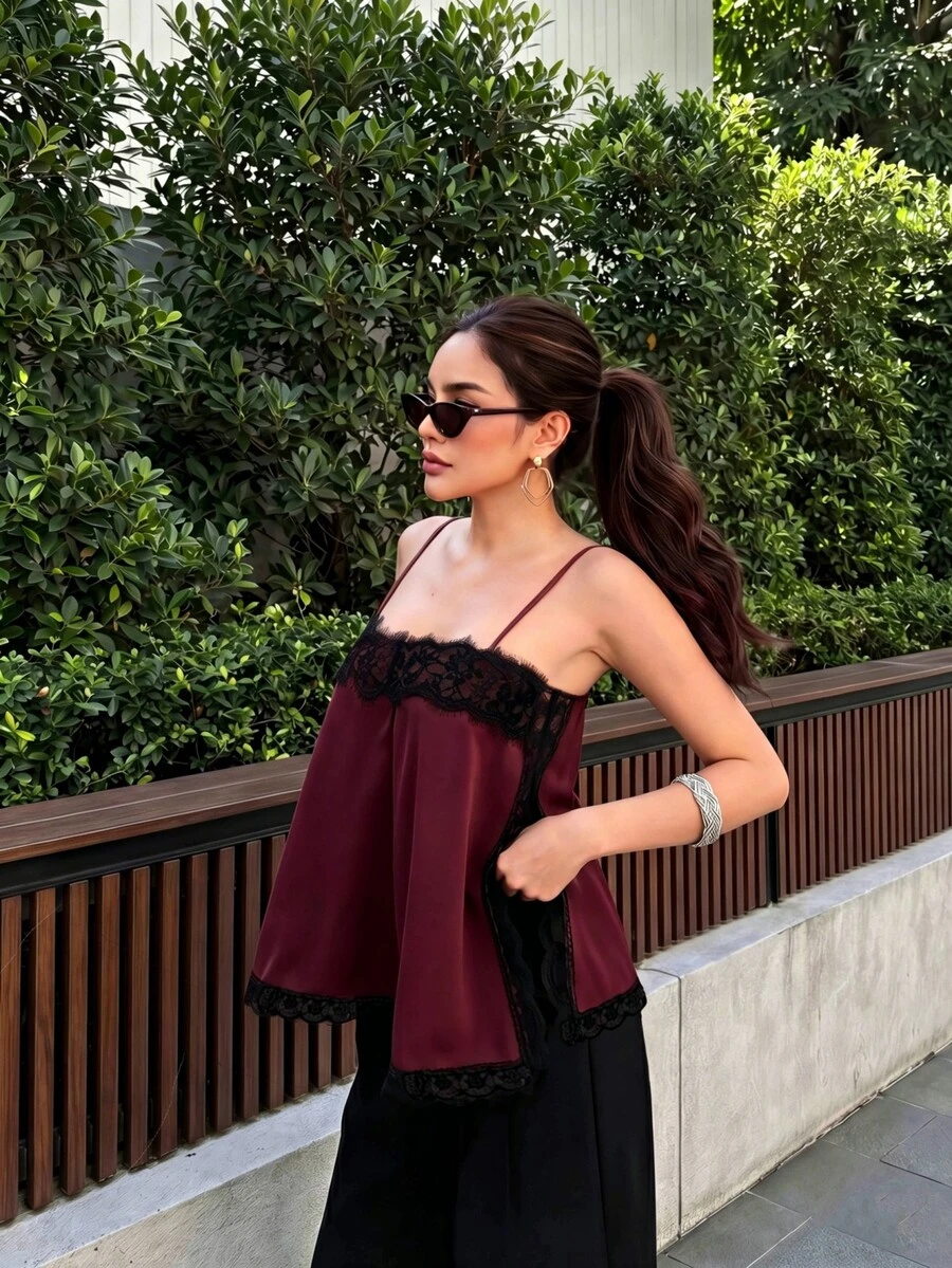 女款緞面蕾絲飾邊細肩帶背心上衣,迷人側開衩卡其色夏季休閒約會背心 - 酒紅色 - 查看 1