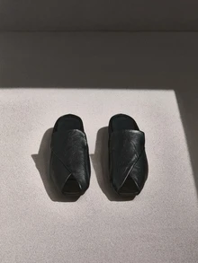 NobleVue Women Heeled Sandals - Hitam - View 3