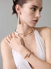 CHICVUE 5pcs Jewelry Set: Bracelet, Necklace, Chunky Ring, Bracelet, Teardrop Earrings, Minimalist Gold-Tone All-Match Style, Great Gift For Women - View 2