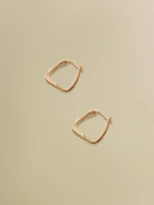 NobleVue 1 对金色不对称几何形状环形耳环，适合女性日常上班佩戴 - 金色 - 查看 4
