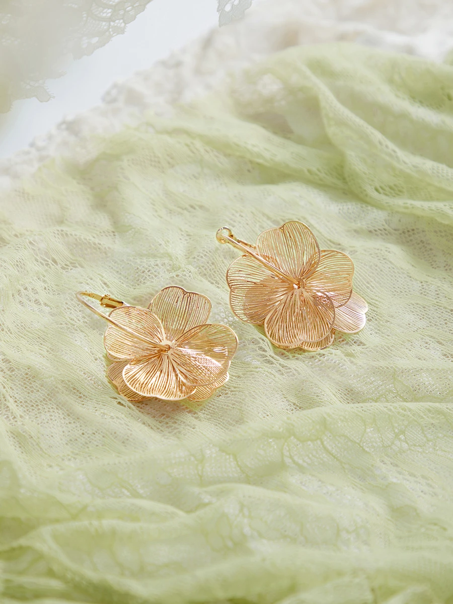 Rylithe 2 buah Anting-anting Karangan Bunga Berongga Berlapis Emas yang Menawan, Anting-anting Kancing Bunga Emas Elegan, Sempurna untuk Pengiring Pengantin dan Pemakaian Sehari-hari - MultiWarna - View 1