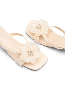Rylithe French Thick Heel Pearl Flower Decor Toe Ring Slide Sandals, Slide-On Mules, Open Toe Casual Mid Heels, 2025 New Spring/Summer,Flip Flops - Beige - View 3
