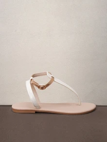 Hatastic 1 Pair Women's Fashion Casual Flip Flops With Toe Strap And Buckle Design, Minimalist Style Ensures Comfort, Suitable For Daily Wear, Stylish Flat Sandals For Spring/Summer,Beach Outfits Halloween - White - View 3