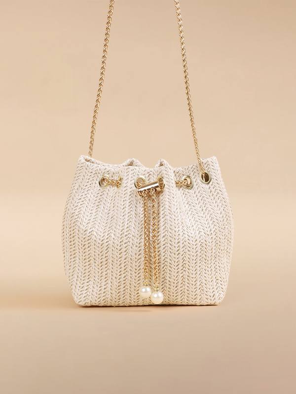 Bolso de cubo de paja tejida de moda versátil para mujer con cadena dorada, decoración de perlas falsas, bolso bandolera adecuado para la playa, salidas, compras, vacaciones, bolso dorado