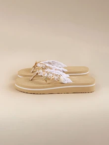 Glizzene Handmade Natural Shell & Starfish Rhinestone Decorated Belt, Woven Design Casual Beach Sandals 3cm Thick Sole Contrast Color Flip Flops - Beige and White/Contrast - View 5
