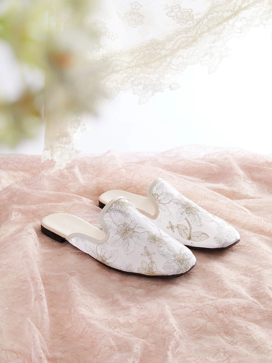 Rylithe Fall/Winter Women Floral Embroidered Mesh Panel Flat Mules, Fashion Outdoor Flats - Beige - View 1