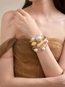 Rylithe 1 Pc Luxe Dome Cuff Bracelet , Faux Pearl Decor Chunky Metal Bangles Set , Hinged Design Metal Cuffs Bangles Jewelry For Daily Wear - Gold - View 2