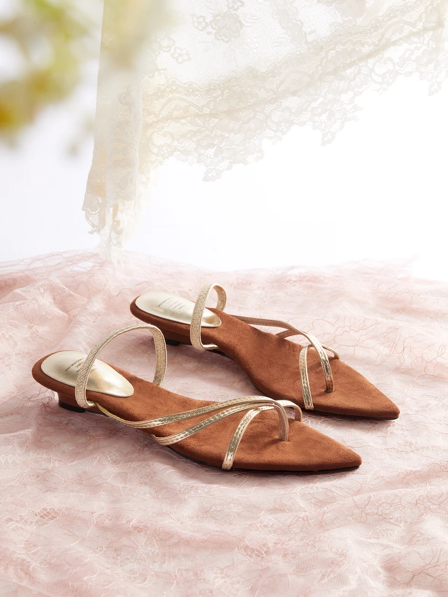 Rylithe Giày sandal đế xuồng mũi nhọn kiểu Pháp cổ điển dành cho nữ, sandal La Mã quai ngang độc đáo, hàng mới về mùa hè 2025, giày cao gót thấp cho mùa hè, trang phục lễ hội, trang phục thanh lịch. - Vàng - Xem 1