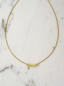 Clariva 1pc Versatile Minimalist Unique Smile Curved Tube Necklace, Elegant Design - Yellow Gold - View 2