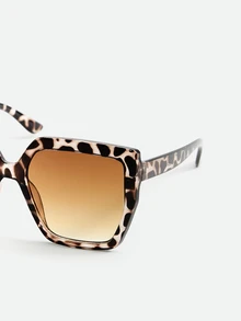 CHICVUE Unisex Square Leopard Print Sunglasses For Weddings, Parties, Travel, Beach And Festivals - View 4