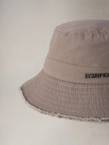 Hatastic 女款街頭風金屬字母裝飾翻邊水桶帽，防曬，適合夏季戶外活動與萬聖節 - 卡其色 - 查看 5