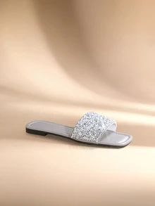 Etoivie Sandales plates de luxe légères pour femme, sandales à talon bas antidérapantes de grande taille avec clous, lanières polyvalentes pour le port extérieur au printemps et à l'automne 2024 - Gris - Voir 3