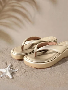 Tropiscape Women's Thick Platform Retro Flip Flops,Spring Summer Outfits - Gold - View 5