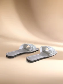 Etoivie Sandales plates de luxe légères pour femme, sandales à talon bas antidérapantes de grande taille avec clous, lanières polyvalentes pour le port extérieur au printemps et à l'automne 2024 - Gris - Voir 2