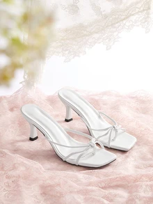 Rylithe Sepatu hak tinggi model slip-on ujung persegi berwarna putih dengan desain tali silang ganda, sepatu mules hak tinggi putih yang modis, hak kitten. - Putih - View 1