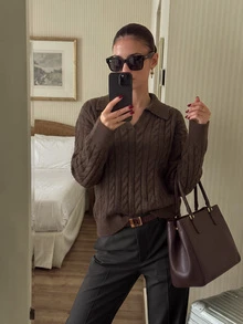 كنزة صوفية نسائية بأكمام طويلة بنية اللون بياقة بولو بتصميم بسيط وكاجوال، مناسبة للارتداء اليومي والتنقل. خريف/شتاء - بني - مشاهدة 7