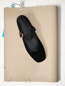 Hatastic 大尺碼 35-43 春秋新款時尚麂皮方頭平底鞋低筒黑色單帶瑪麗珍芭蕾舞鞋 - 黑色 - 查看 1