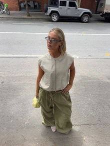 Women's Casual Solid Color Round Neck Zipper Sleeveless Jacket, Utility Style Pleated Hem Sleeveless Top, Street Style Spring Vacation Vest Summer - Light Grey - View 1