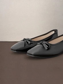 Hatastic أحذية لوفر نسائية مسطحة مع فيونكة، أنيقة ومريحة، مناسبة للمدرسة والحفلات والحفلات الراقصة، تصميم متعدد الألوان مع نعل مسطح للهالوين - الأسود - مشاهدة 3