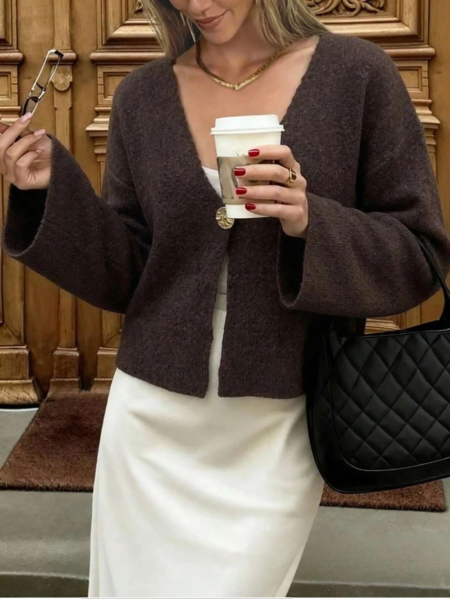Cardigan Rajut Pendek Wanita Ukuran Plus untuk Musim Gugur/Dingin, Kerah V, Lengan Lonceng, Kancing Tunggal, Jaket Kasual Longgar yang Elegan - Coklat - View 1