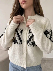 Sweater Rajut Bunga 3D Kasual Wanita untuk Musim Gugur dan Musim Dingin, Lengan Panjang, Kerah Bulat, Atasan Longgar, Nyaman, dan Modis. - Putih - View 3