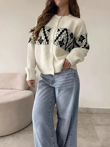 Sweater Rajut Bunga 3D Kasual Wanita untuk Musim Gugur dan Musim Dingin, Lengan Panjang, Kerah Bulat, Atasan Longgar, Nyaman, dan Modis. - Putih - View 2
