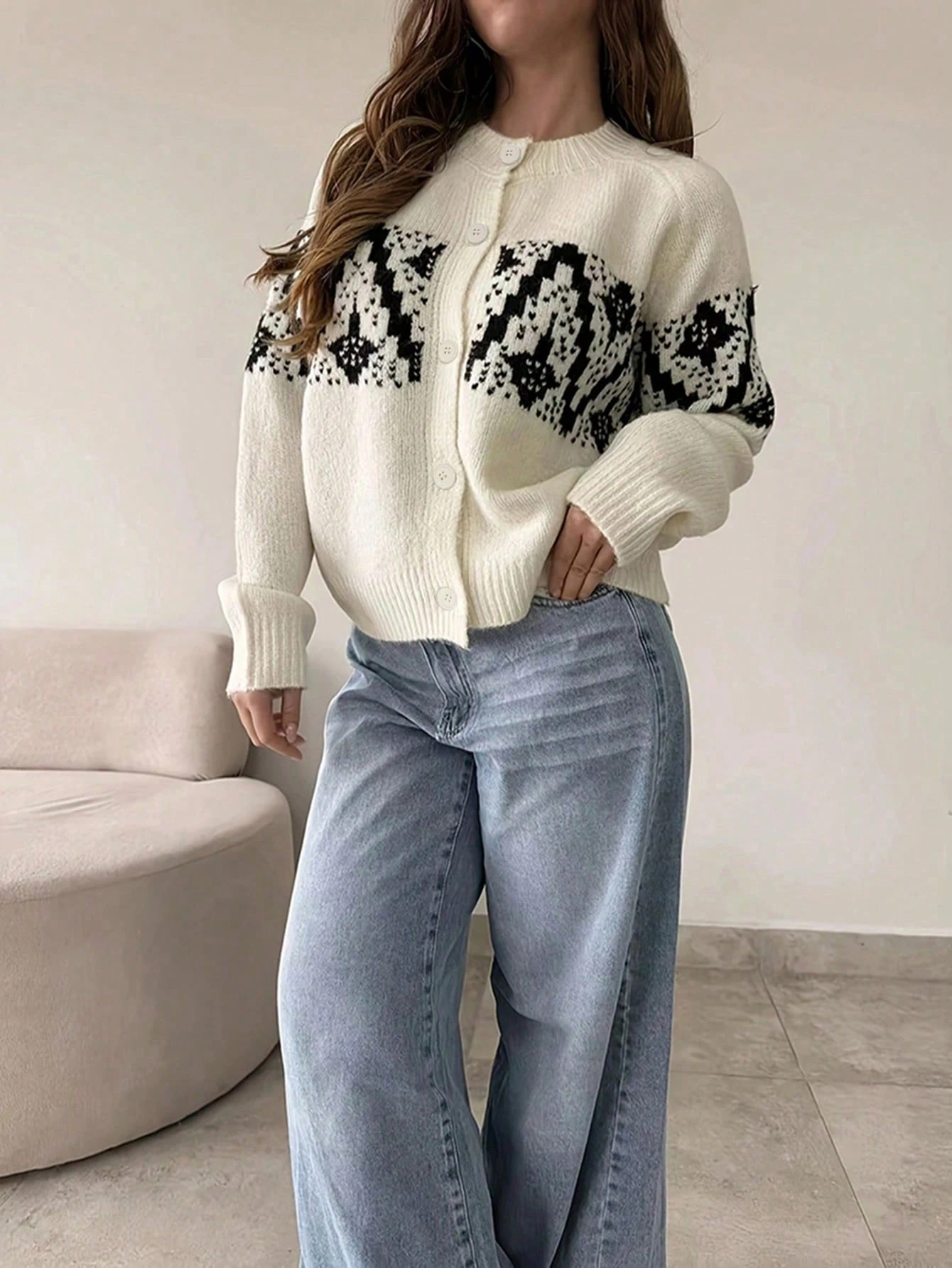 Sweater Rajut Bunga 3D Kasual Wanita untuk Musim Gugur dan Musim Dingin, Lengan Panjang, Kerah Bulat, Atasan Longgar, Nyaman, dan Modis.