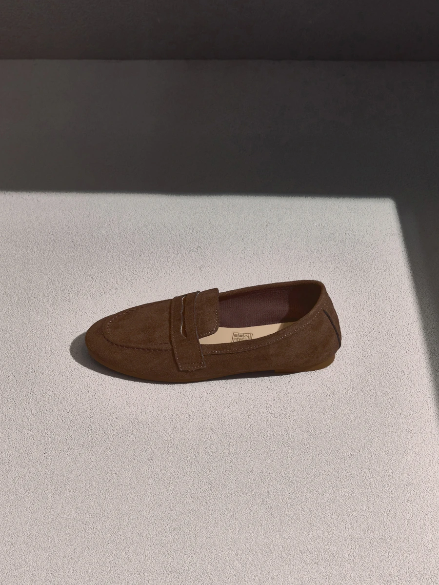 NobleVue Chaussures de sport de mode à nœud de couleur unie, semelle antidérapante absorbant les chocs, design élégant et confortable avec bride de orteils - Tabac - Voir 1