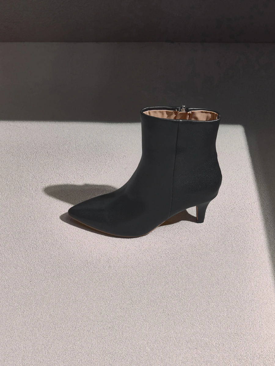 NobleVue Fall/Winter Women's New Versatile Warm Sexy Elegant Stiletto Pointed Toe Ankle Boots And High Heel - Black - View 1