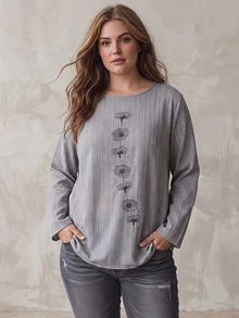 Plus Size Round Neck Batwing Sleeve Short Sleeve Top, With Applique, Regular Length - Grey - View 1