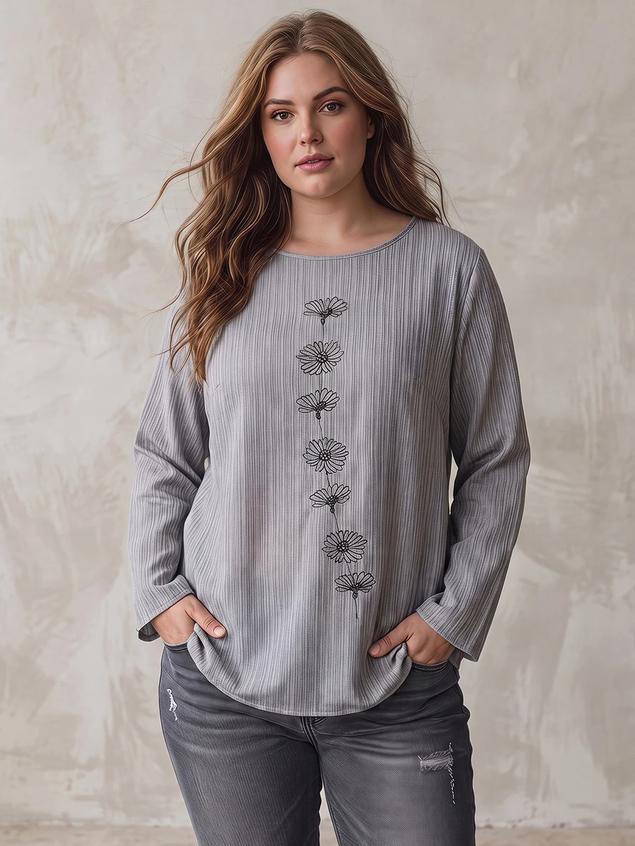 Plus Size Round Neck Batwing Sleeve Short Sleeve Top, With Applique, Regular Length - Grey - View 1